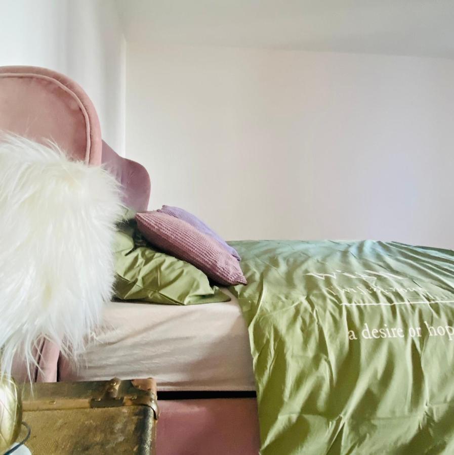 Cozy & Charming City Apartment Wenen Buitenkant foto